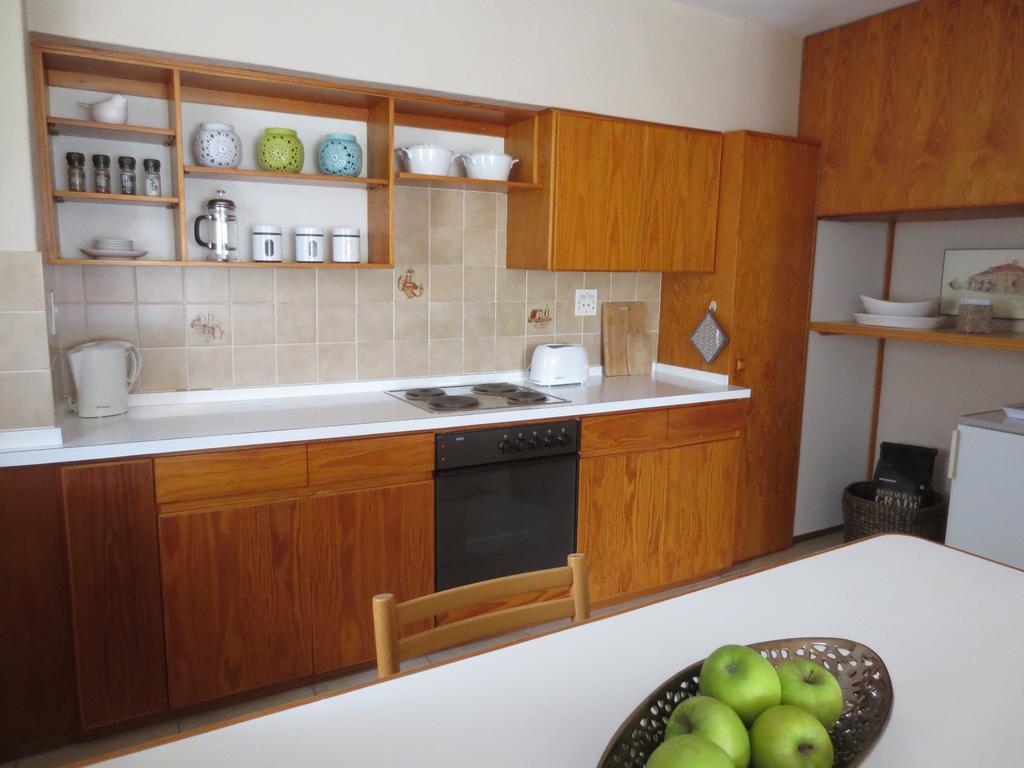 Sunset Apartment Cape Town Room photo